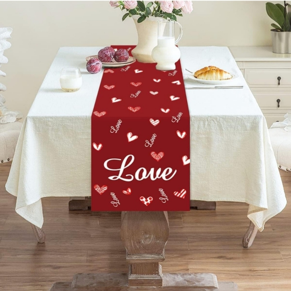 Valentines‎ Day Table Runner